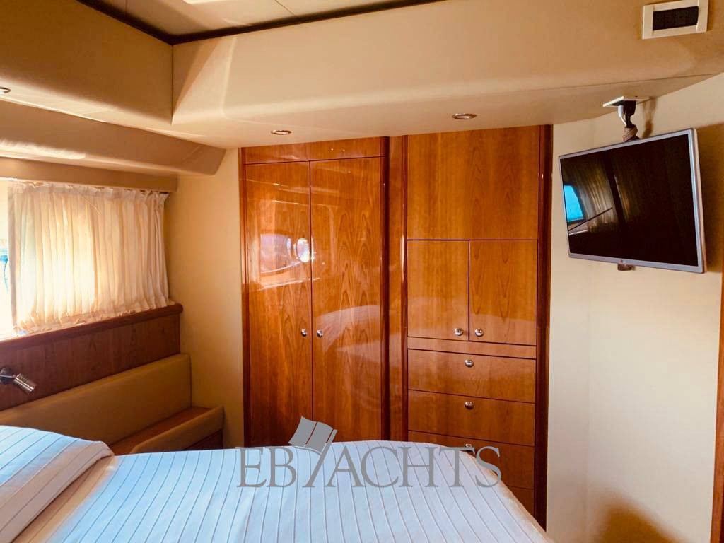 Ferretti yachts 620
