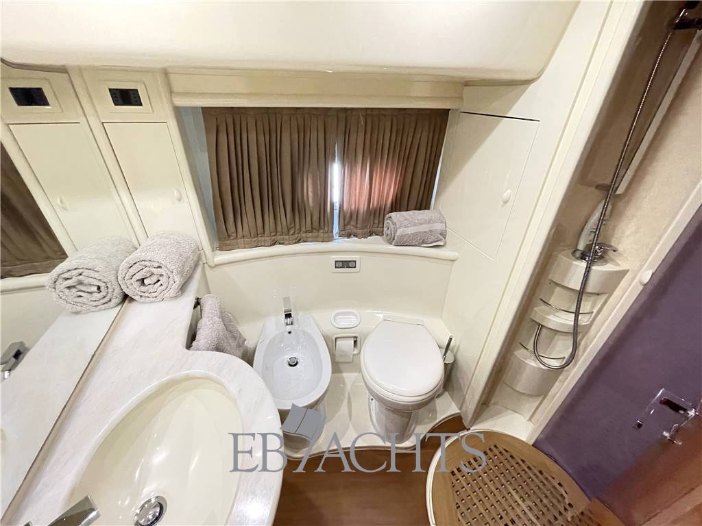 Ferretti yachts 620