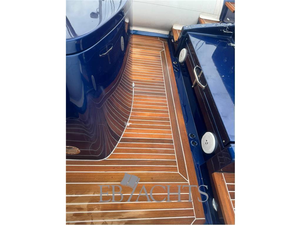 Sea water Convertible 430
