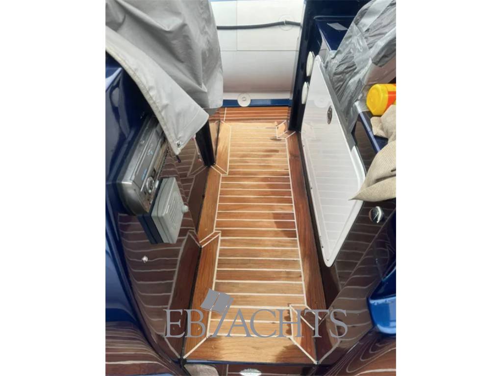 Sea water Convertible 430