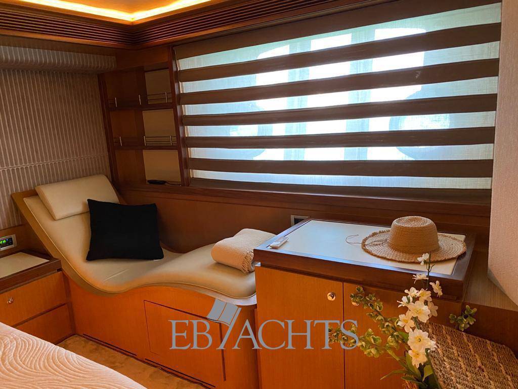 Ferretti yachts 630