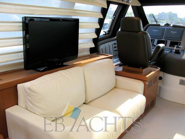 Ferretti yachts 592
