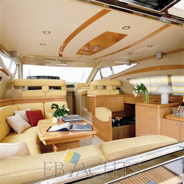 Ferretti yachts 460