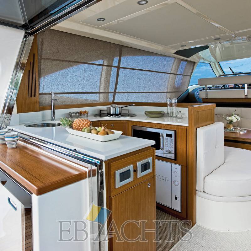 Ferretti yachts 470