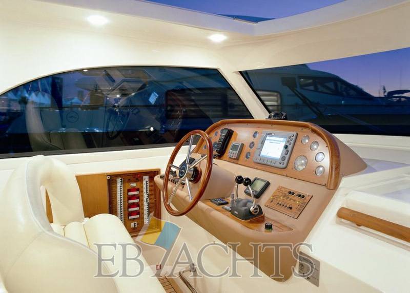 Mochi craft Dolphin 44