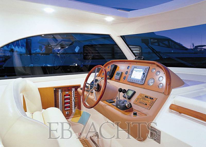Mochi craft Dolphin 44