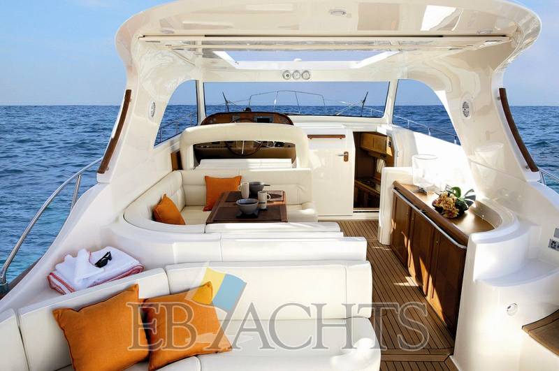 Mochi craft Dolphin 44