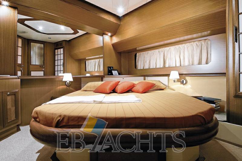 Mochi craft Dolphin 44