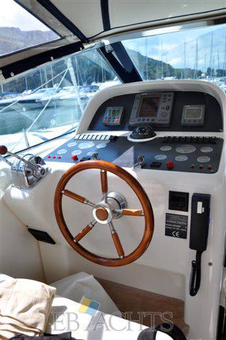 Uniesse 42