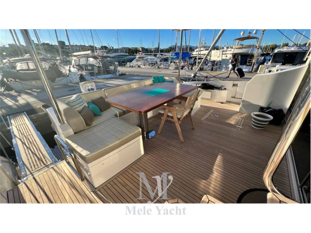 Azimut 72 fly