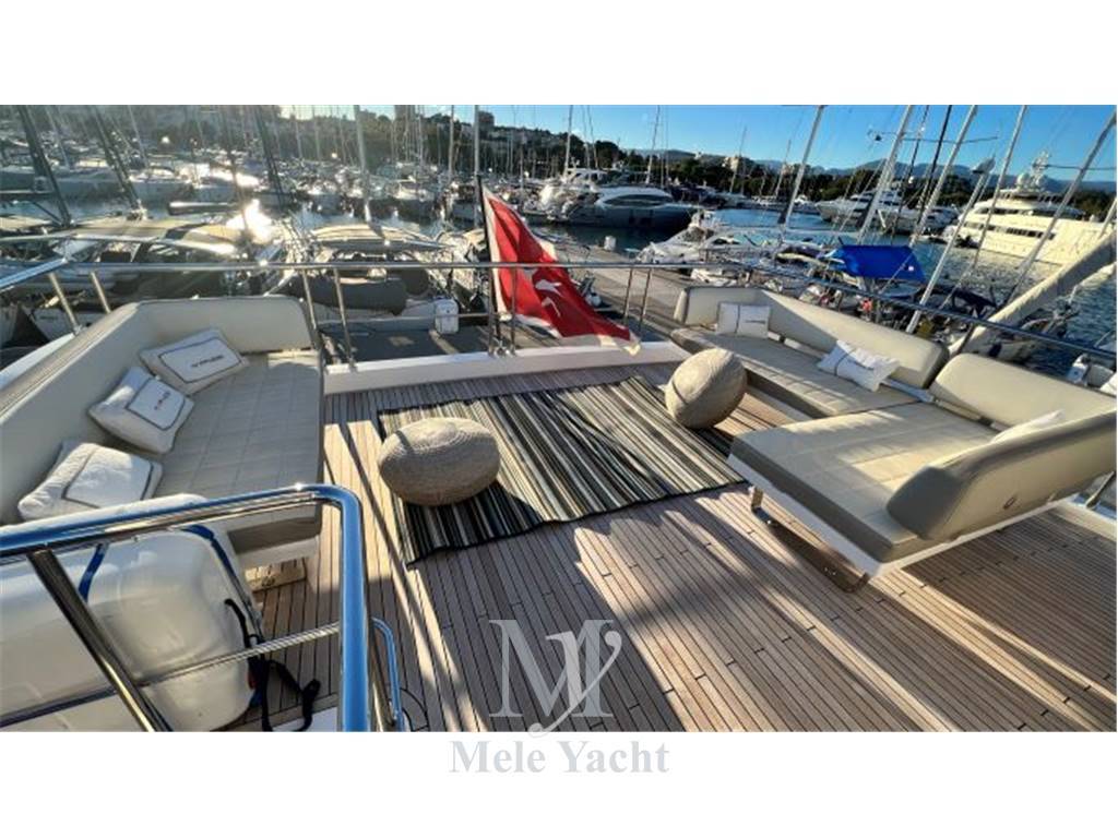 Azimut 72 fly