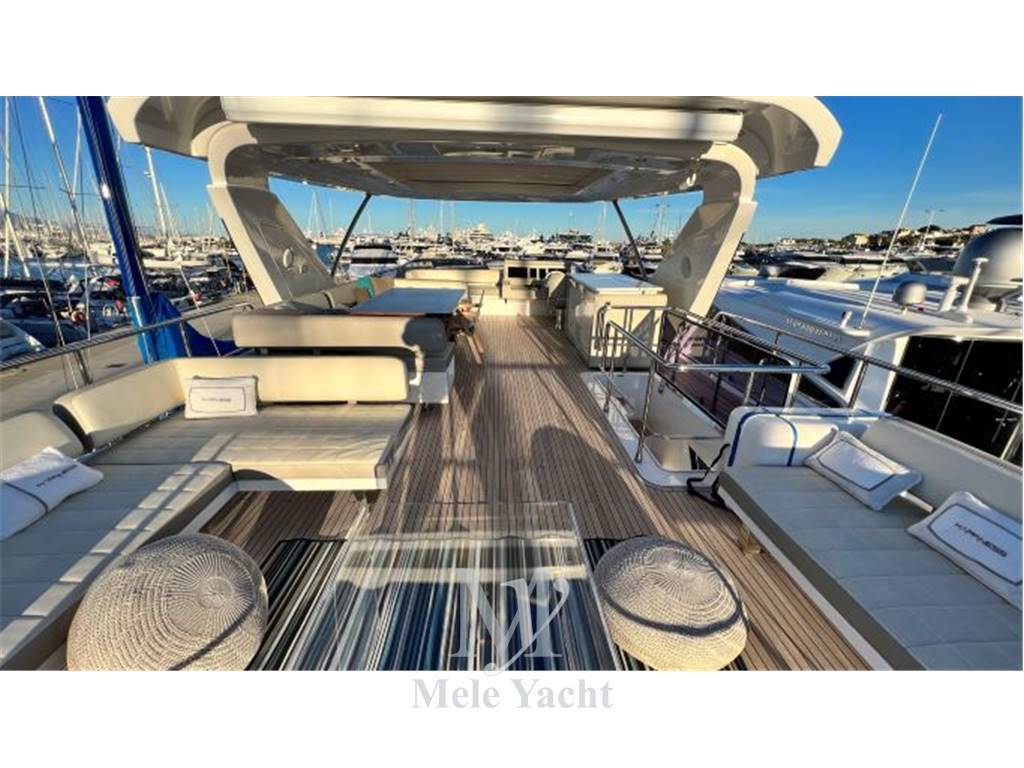 Azimut 72 fly