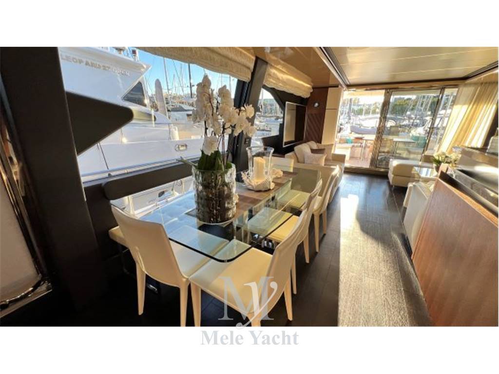Azimut 72 fly