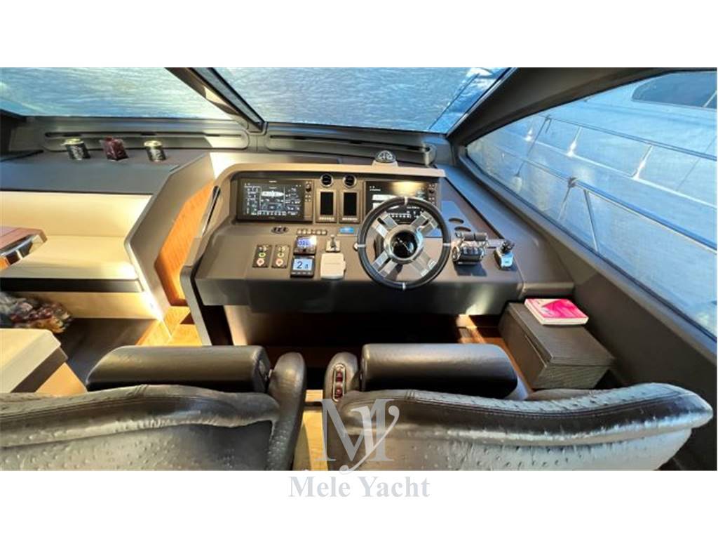 Azimut 72 fly