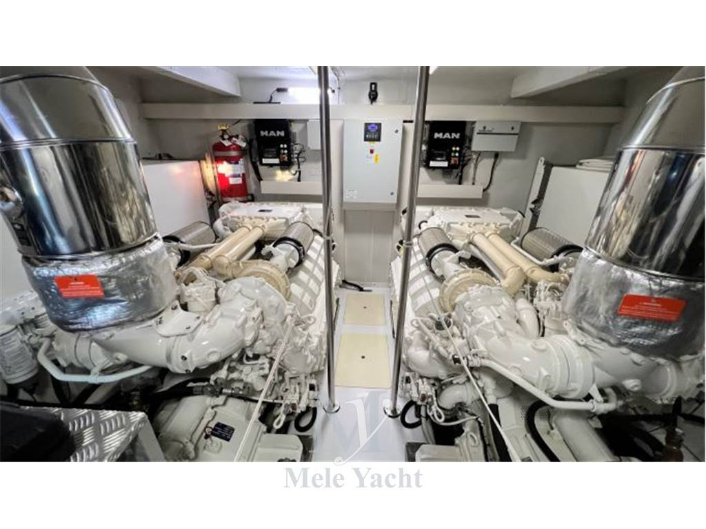 Azimut 72 fly