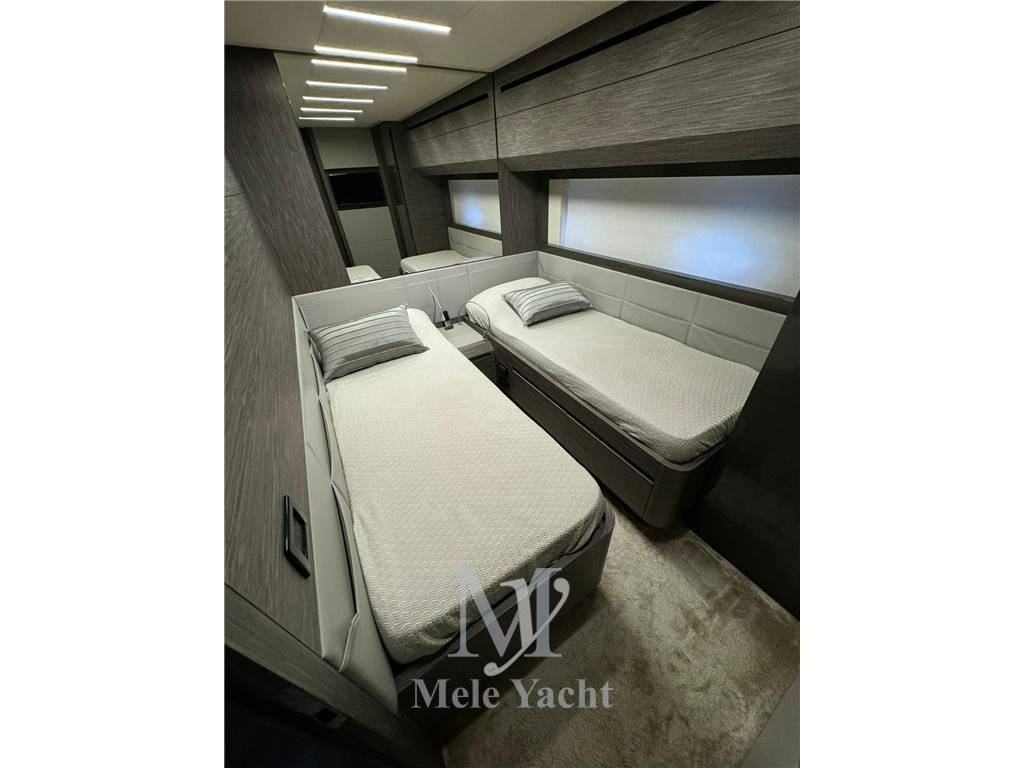 Pershing spa 82 vhp