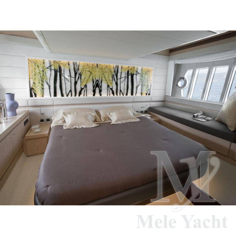 Ferretti 570