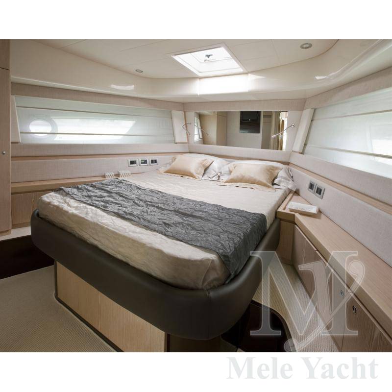 Ferretti 570