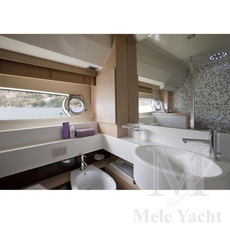 Ferretti 570