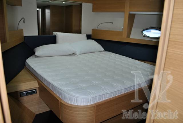 Pershing yacht 64