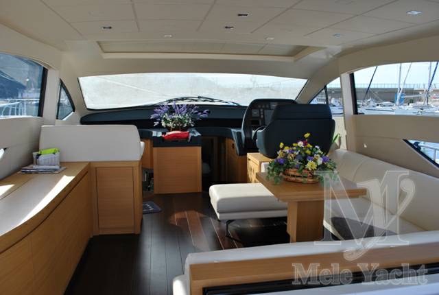 Pershing yacht 64
