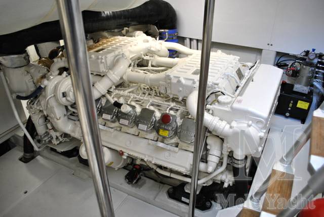 Pershing yacht 64