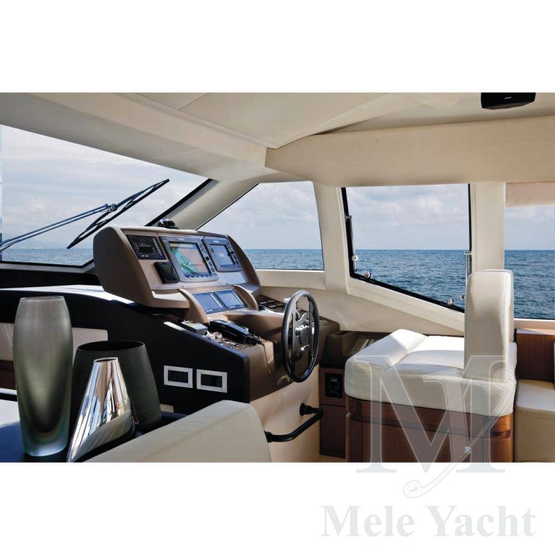 Ferretti 530