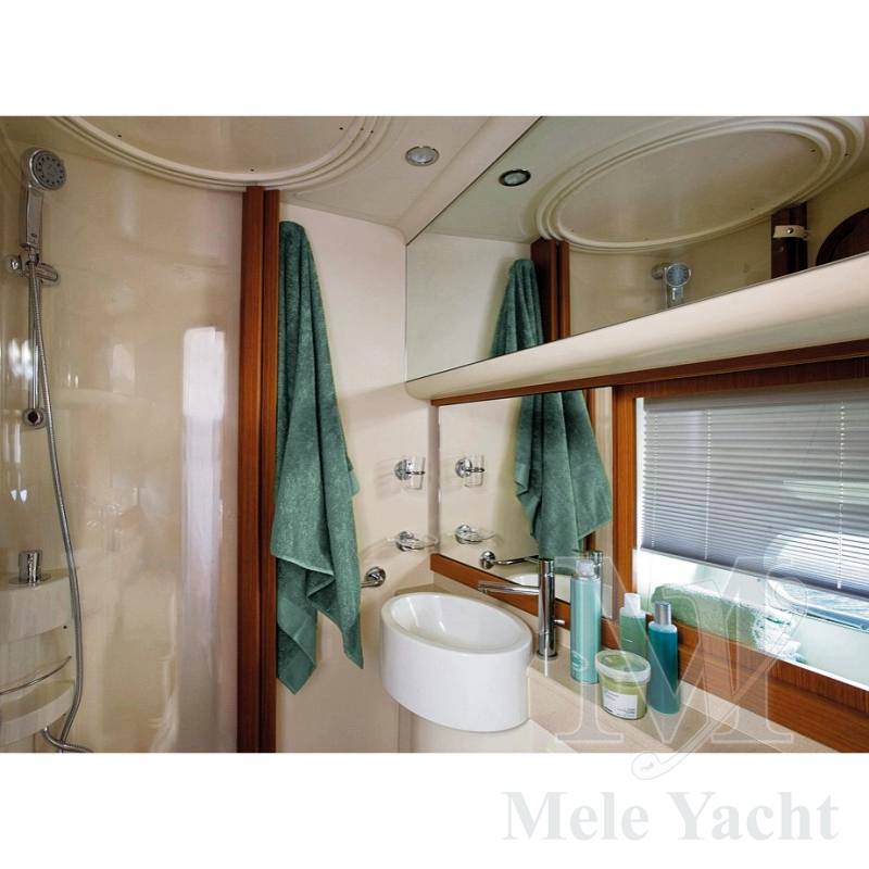 Ferretti 530