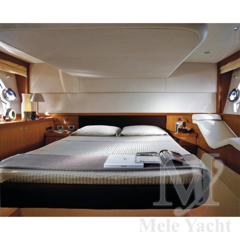 Ferretti 530