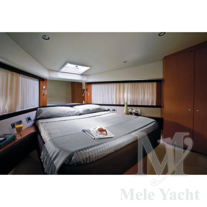 Ferretti 530