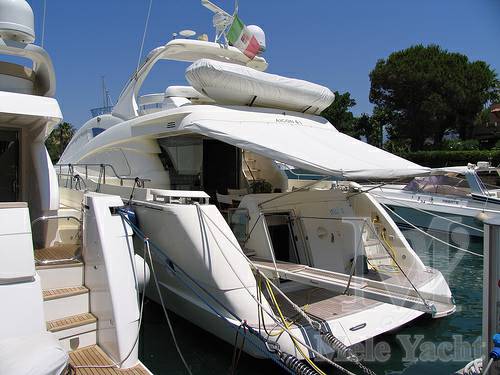 Aicon yacht spa 64 fly