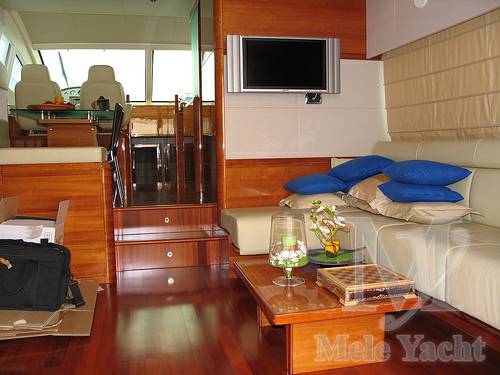Aicon yacht spa 64 fly