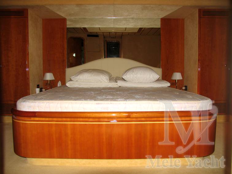 Ferretti 72