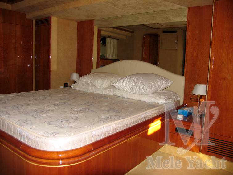 Ferretti 72