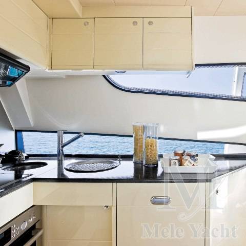 Ferretti yachts 681