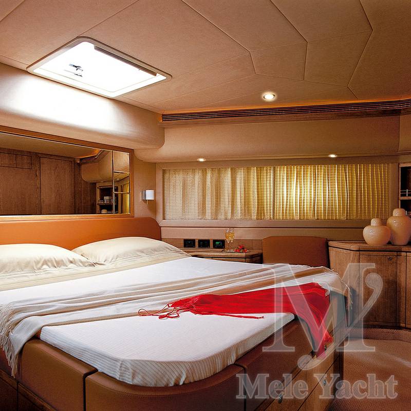 Ferretti 830 hard top
