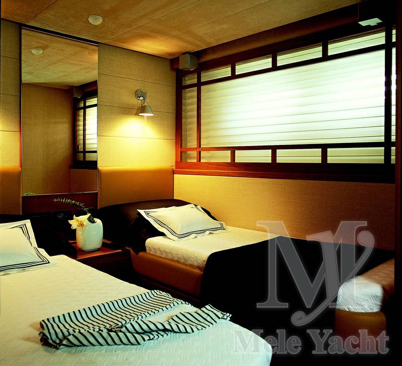 Ferretti 731