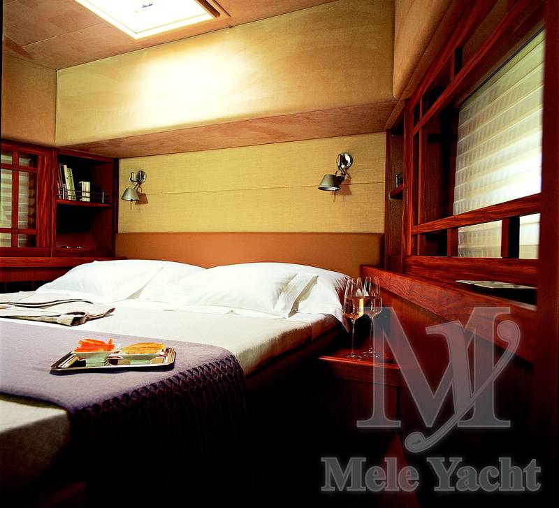 Ferretti 731