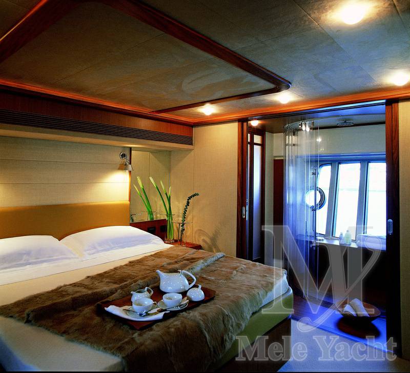 Ferretti 731