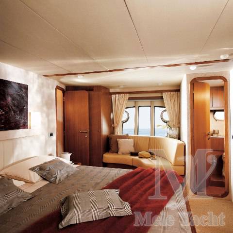 Ferretti yachts 681