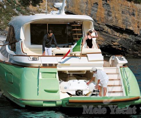 Mochi craft spa Dolphin 64 sun top
