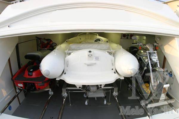 Ferretti yachts Custom line 112