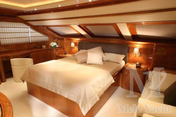 Ferretti yachts Custom line 112