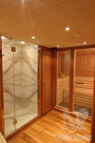 Ferretti yachts Custom line 112