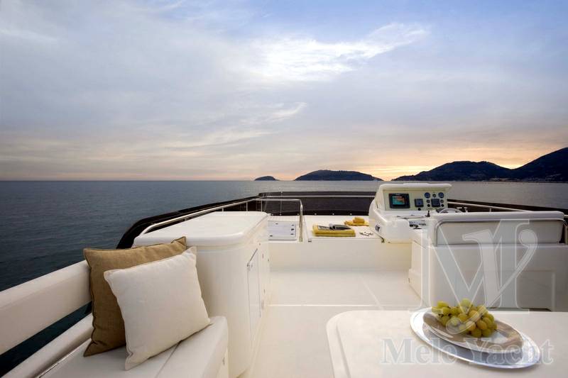 Ferretti 592