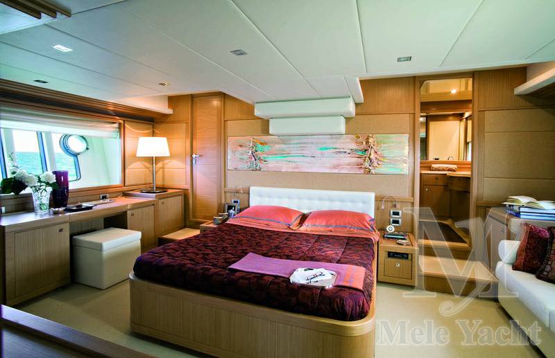 Ferretti Navetta 26