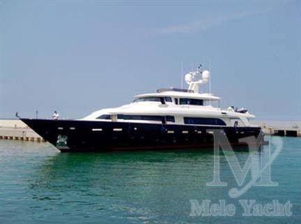 Custom line Navetta 33