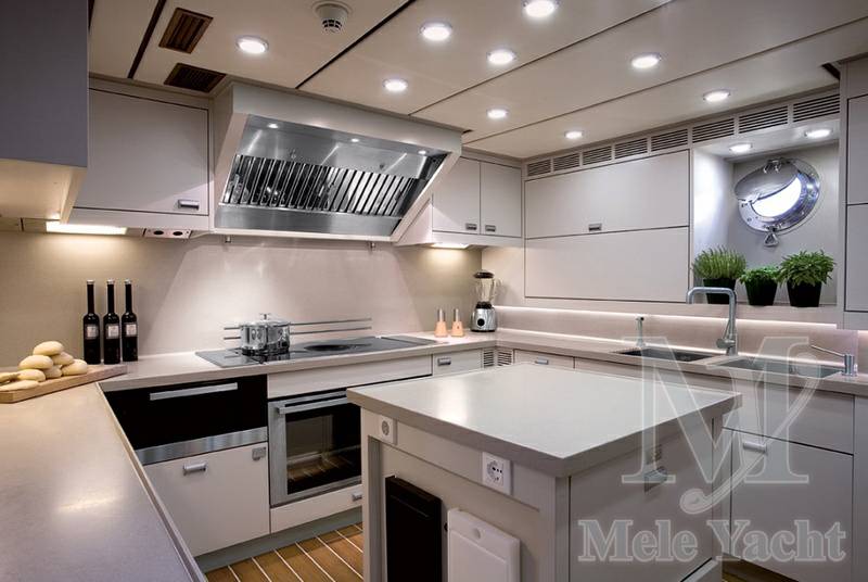 Cantieri perini navi 43 m - 141 ft