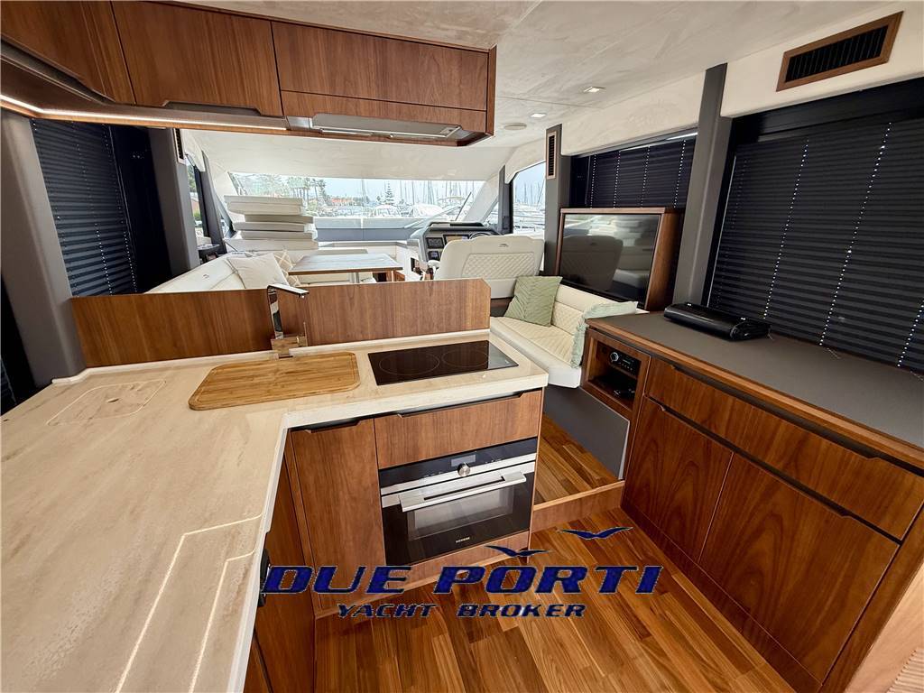 Galeon 460 fly