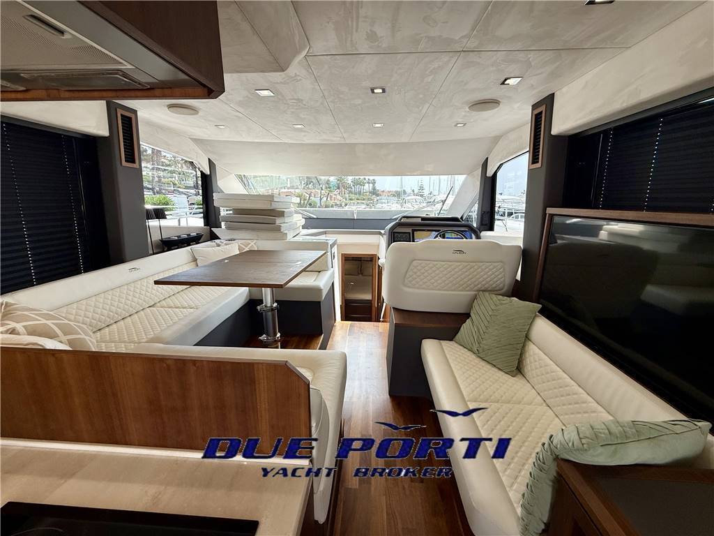 Galeon 460 fly
